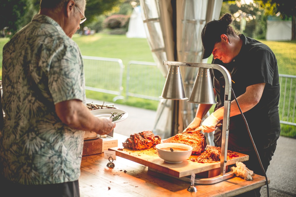 Crescendo carving station 