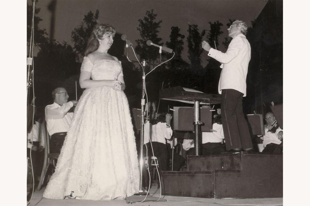 Beverly Sills sings at the Robin Hood Dell.